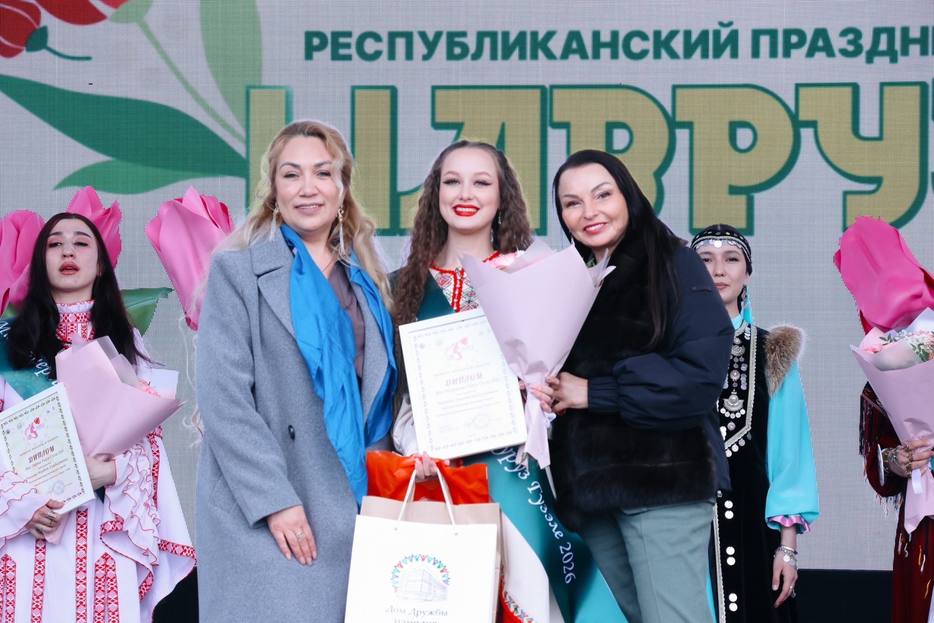 Чăваш пики Анастасия Иванова «Науруз гузеле – 2026» конкурсра «Мисс Хавхалану» номинацире çӗнтерчӗ