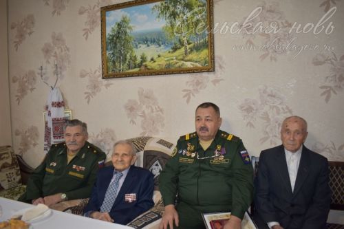 Аксу районӗнче пурăнакан вăрçă ветеранӗ Елисей Тимирясов 100 çул тултарчӗ