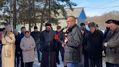 Чӗри тӗпне кӗрсе вырнаçнă юлташне этем нихăçан та манса каймасть
