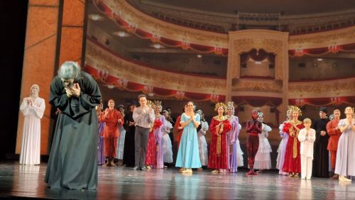 М.Джалиль ячӗллӗ Тутар патшалăх оперăпа балет театрӗн сезонӗ Никита Бичурина халалланă «Иакинф» балет постановкин премьерипе уçăлчӗ