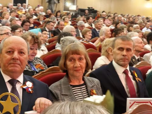 Ветерансем пурнăçра та, сцена çинче те малта
