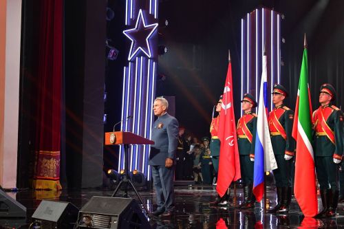 Рустам Минниханов: Ҫӗнтерӳ кунӗ - пӗтӗм халӑх уявӗ»