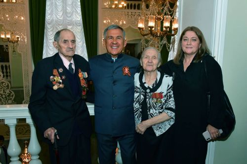 Рустам Минниханов: Ҫӗнтерӳ кунӗ - пӗтӗм халӑх уявӗ»