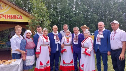 Аксусем Уяв картине тăчӗç