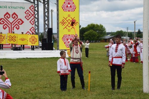 Аксусем Уяв картине тăчӗç