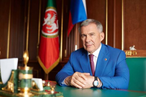 Рустам Минниханов поздравил жителей республики по случаю Дня знаний