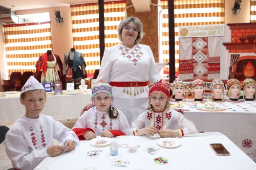 Галина Кудряшова: «Юлташсем мана вылянă чух ялан учитель тăватчӗç»