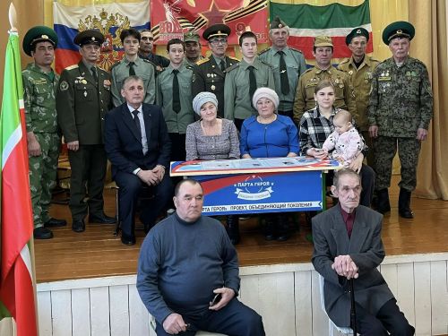 Сергей Петров пек паттăрсене пула эпир лӑпкӑ пурнăçпа пурăнатпăр, ӑшӑра, хӑтлӑхра çывӑратпӑр