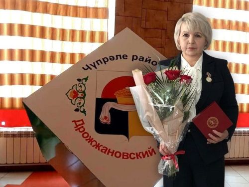 Чăваш чӗлхипе литература учителӗсен методика пӗрлешӗвӗн ертӳçи Н.В.Григорьева республика конкурсӗн çӗнтерӳçи!