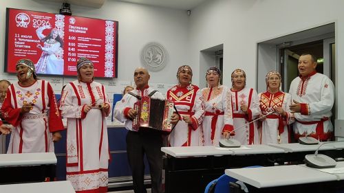 Çарăмсансем пӗр çатма хуплупа пурне те хăналаççӗ