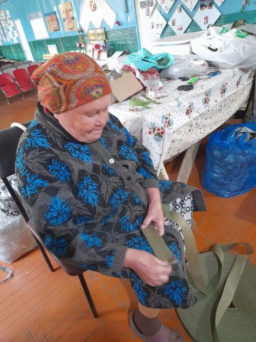 Хӗрлӗшурсем салтаксем валли «Арçури» ятлă костюм çыхаççӗ