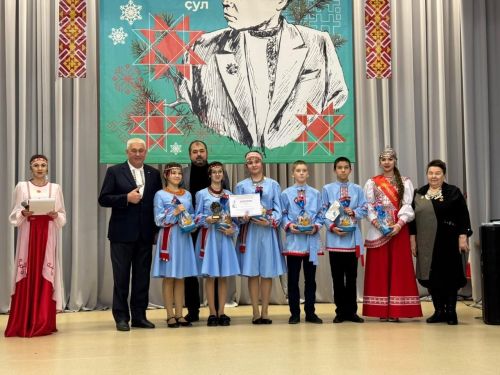 Валентин Урташ çуралнăранпа 100 çул çитрӗ