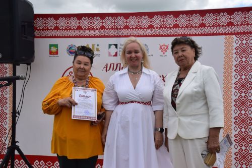 Уяври литература фестивалӗнче