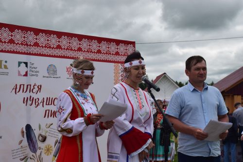 Уяври литература фестивалӗнче