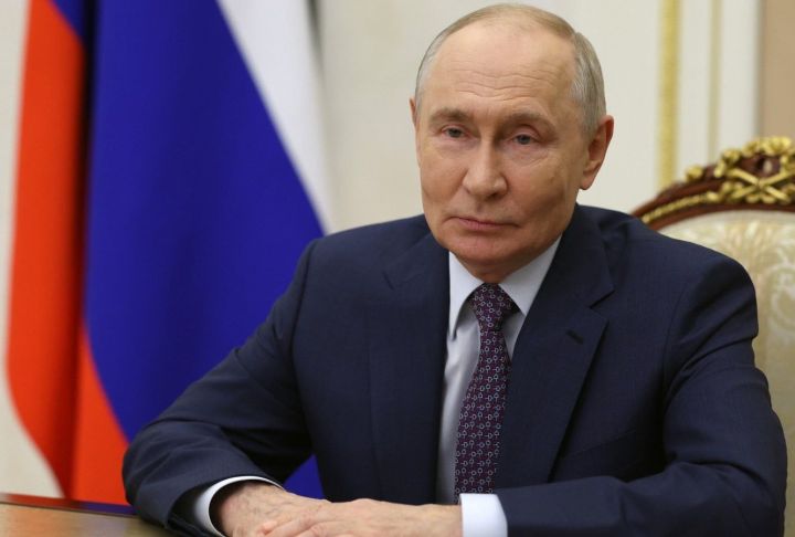 Президент РФ Владимир Путин поздравил педагогов с Днем учителя