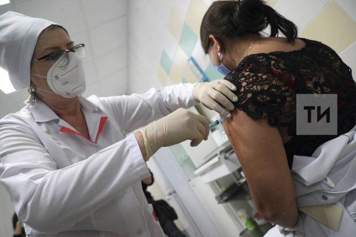 Тутарстанри предприятисенче коронавирусран вакцинацилеме пуҫланӑ