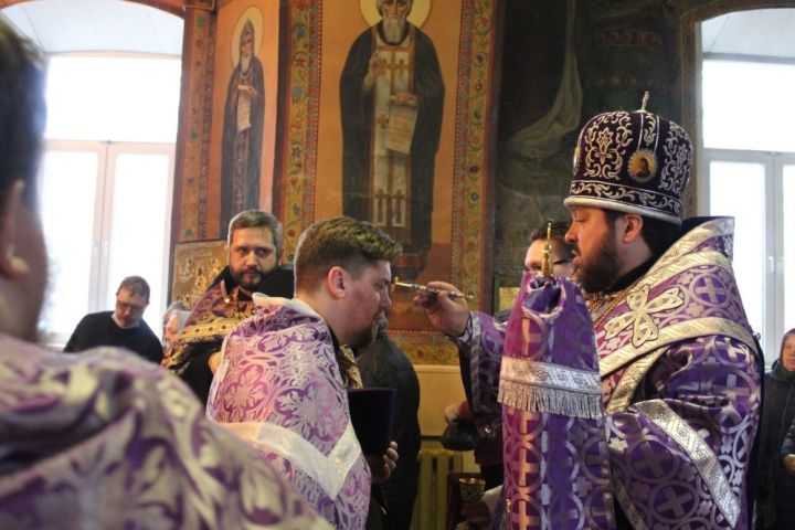 Чистай тата Анат Кама епископне Игнатие Кемерово тăрăхне ăсатнине чăвашсем хурланса йышăнчӗç