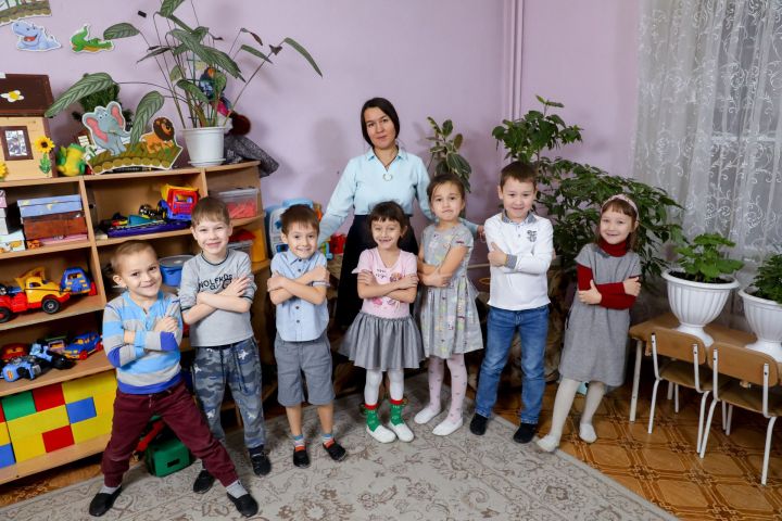 Паян – Воспитатель кунӗ. Ача садӗнче ӗçлекенсене ТР вӗрентӳпе наука министрӗ саламланă