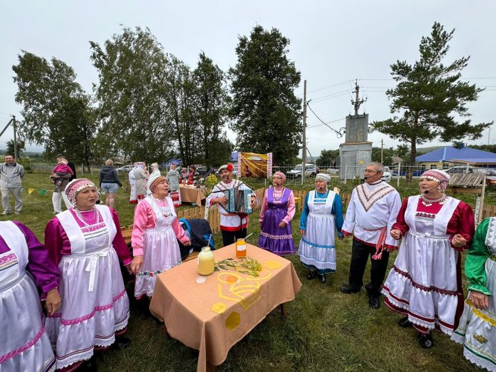 Тăмпăрлăра Уяв, Кивӗ Иглаелӗнче Ял кунӗ иртрӗ