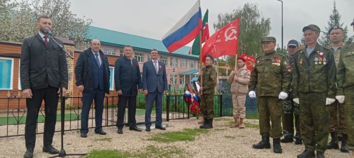 Митинг у обелиска Славы села Новое Ильмово