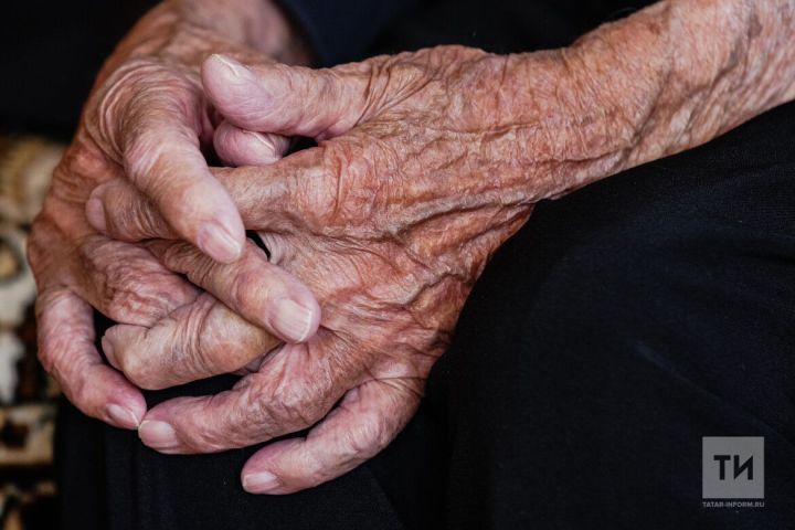 Вăрланă укçине тавăрас тесе Юдинăри 80-ри карчăк ултавçăсене пулăшма килӗшнӗ