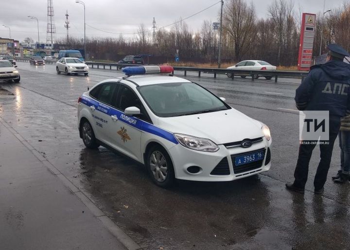 На Горьковском шоссе в Казани ГИБДД проверяет междугородние автобусы