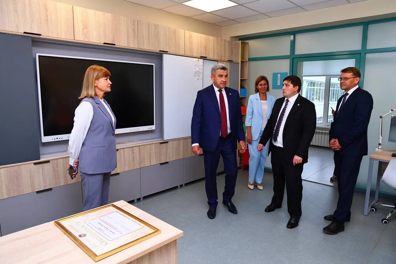 мирнистр образования РТ в Нижнекамске