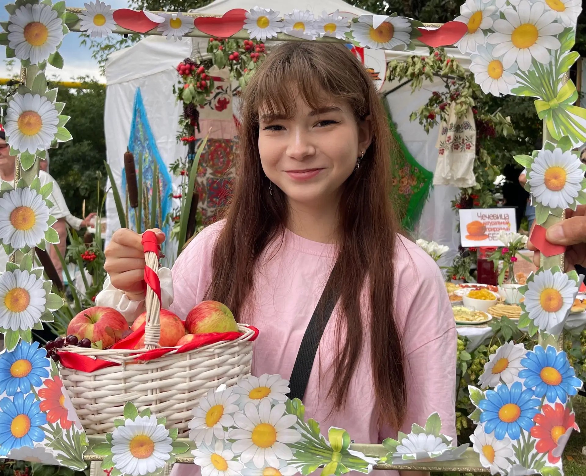Татьяна Максимова сăнӳкерчӗкӗ. 
