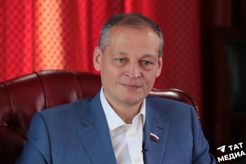 Хусанти пӗр урама Айрат Хайруллин ятне панă
