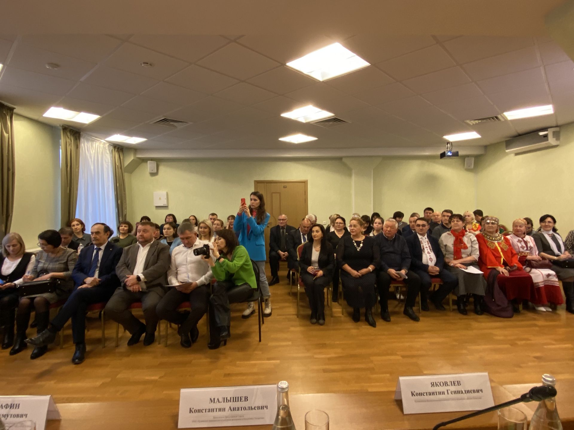 Пирӗн пӗрлехи ӗçре пурин шухăшне те итлеме вӗренмелле