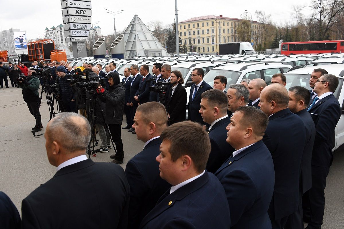 Республикăри ветеринарсене çӗнӗ автомобильсем пачӗç