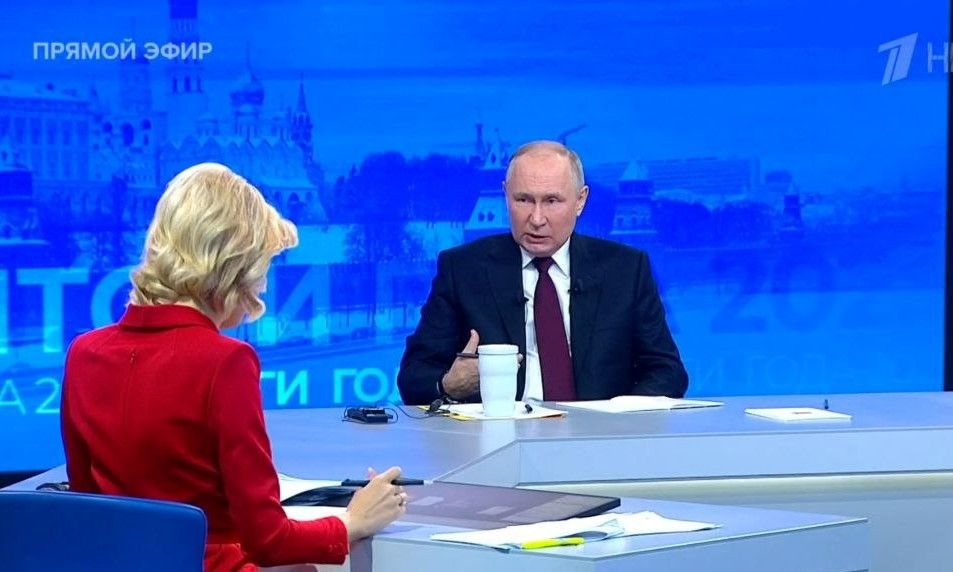 Раççей Президенчӗ Владимир Путин тӳрӗ эфирта журналистсемпе граждансен ыйтăвӗсене хуравларӗ