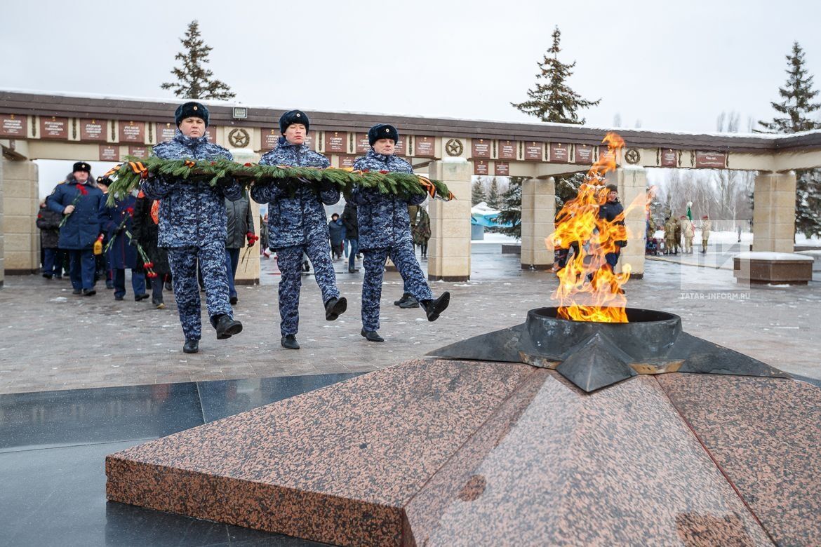 Поздравление Премьер-министра Республики Татарстан А.В.Песошина с Днем разгрома советскими войсками немецко-фашистских войск  в Сталинградской битве