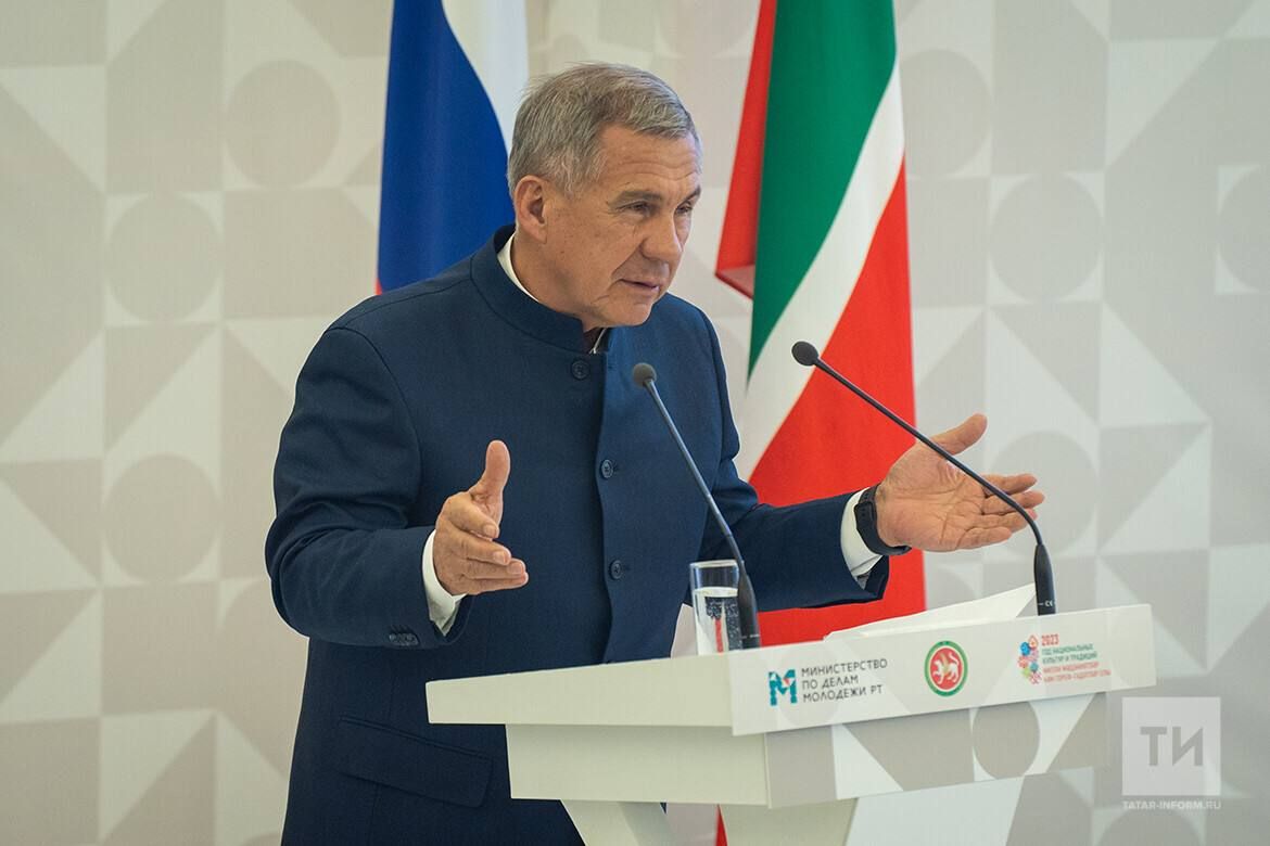 Рустам Минниханов: «Деструктивлă пӗрлешӳсене пуç çӗклеме памалла мар»