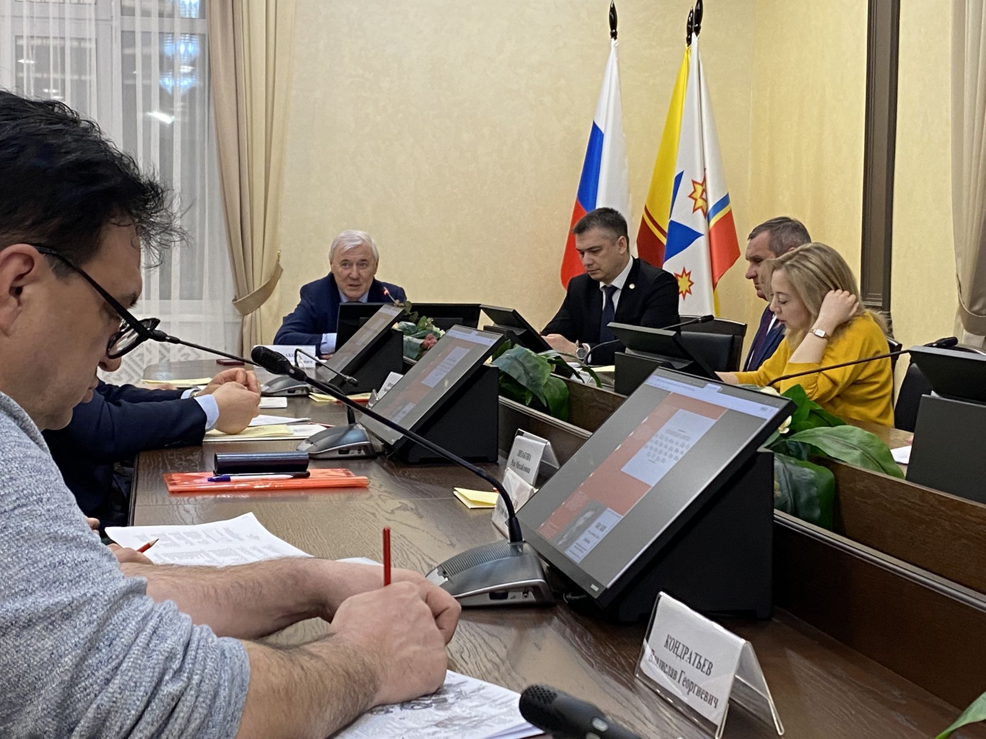 Шупашкарта Иван Яковлевич Яковлев çуралнăранпа 175 çул çитнине халалланă уяв мерпориятийӗсене хатӗрлесе ирттересси пирки йӗркелӳ комитечӗн ларăвӗ иртрӗ