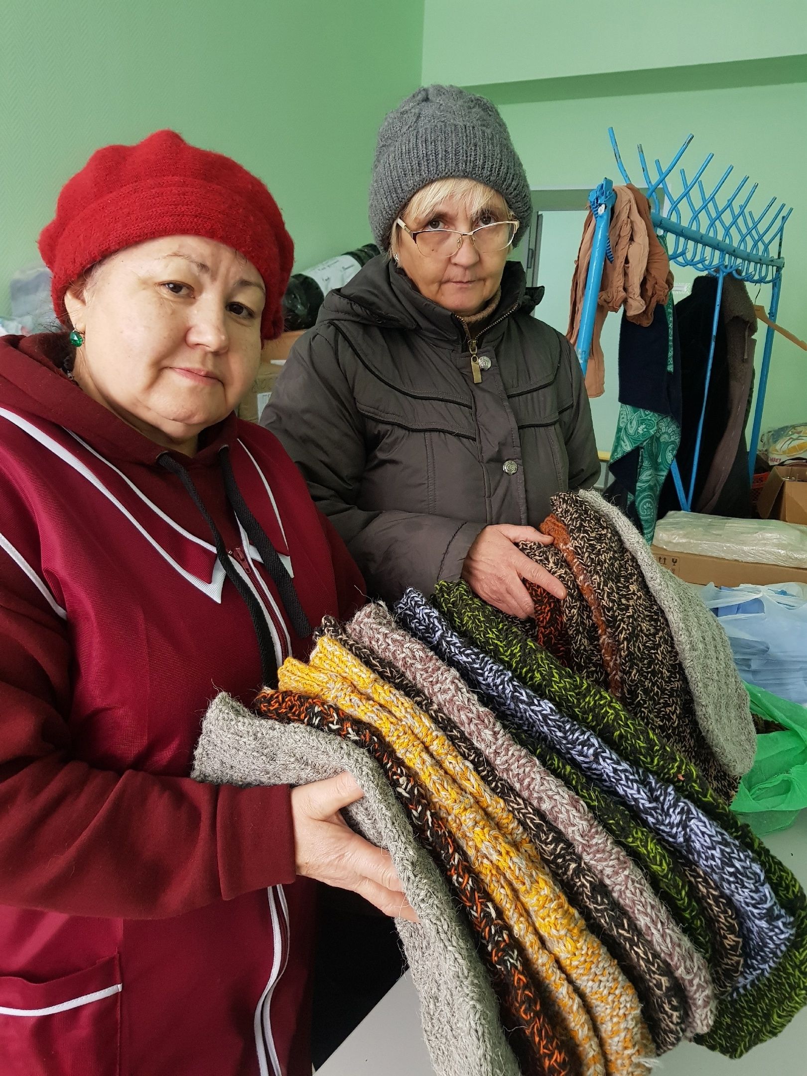 Теччӗсем фронт çывăхӗнчи госпитальсем, салтаксем валли гуманитари пулăшăвӗ пухаççӗ