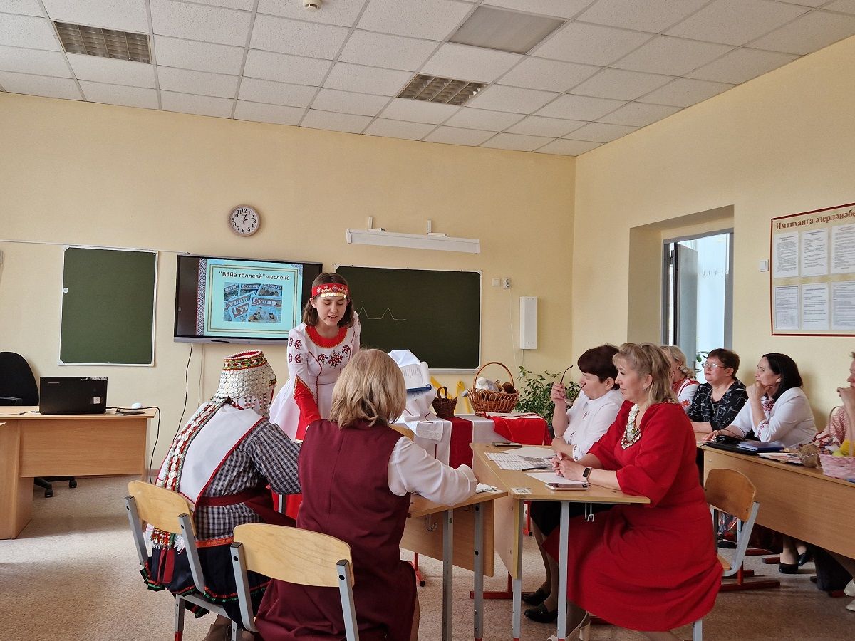 «Земский учитель» программӑна 2030 çулччен тӑснӑ
