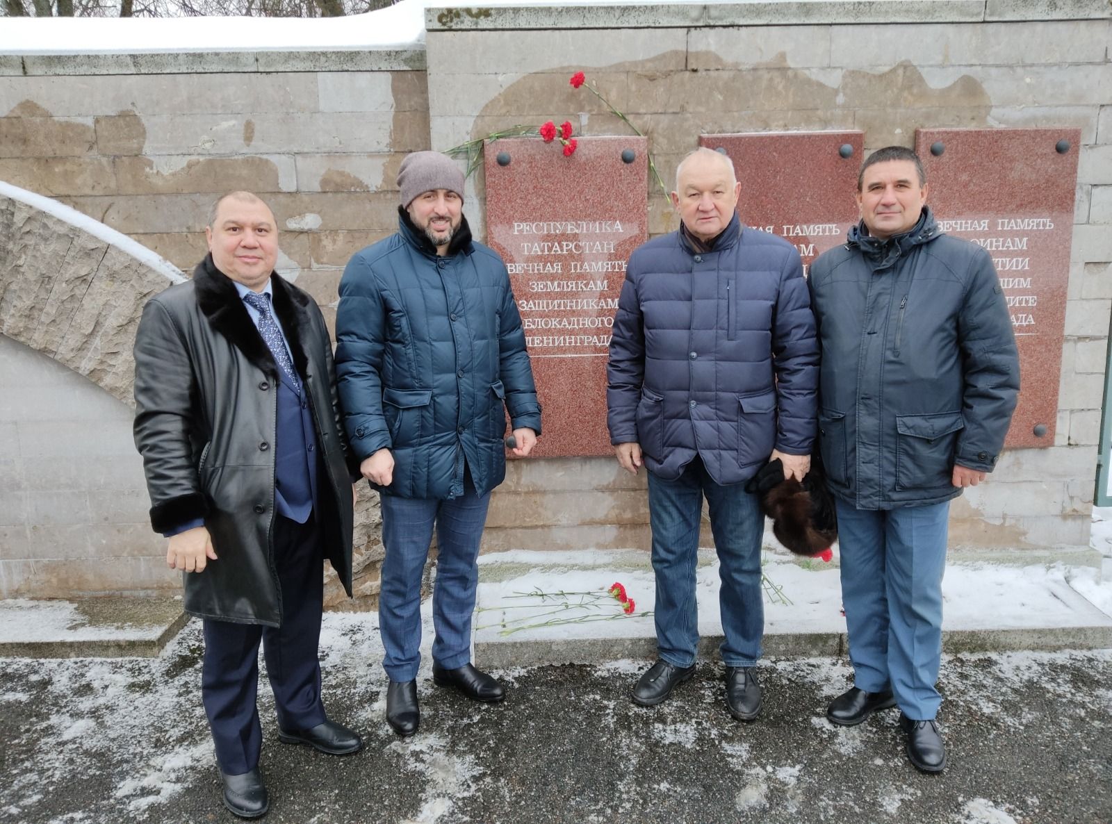 Ленинграда блокадăран хăтарнăранпа 80 çул: Пискарев масарӗнче пытарнă кашни чăваш салтакӗн ятне тупса палăртнă