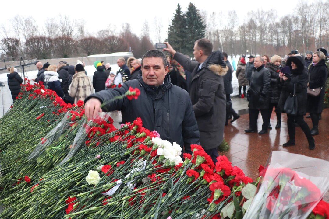 Ленинграда блокадăран хăтарнăранпа 80 çул: Пискарев масарӗнче пытарнă кашни чăваш салтакӗн ятне тупса палăртнă