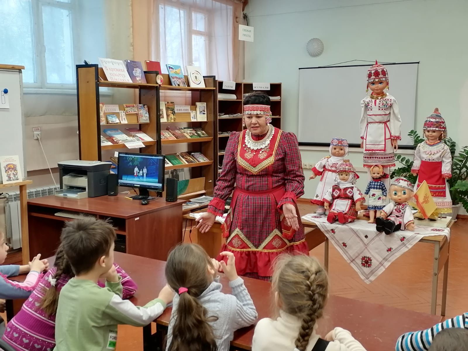 Левуковсем Тольятти ачисене чăваш халăхӗпе паллаштараççӗ