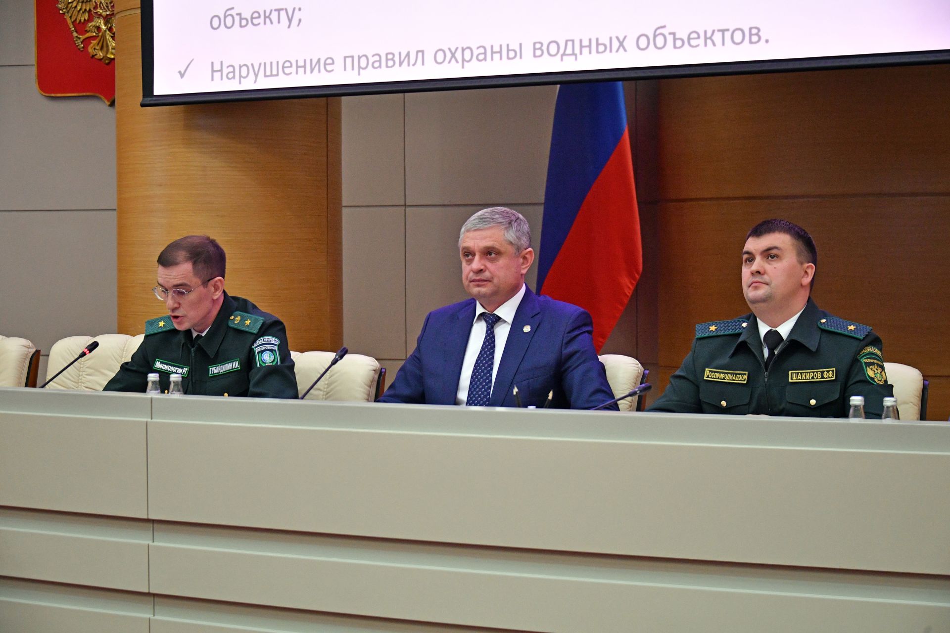 ТР экологипе çутçанталăк ресурсӗсен министрӗ Александр Шадриков шучӗпе санкцисем экологие пырса тивмелле мар