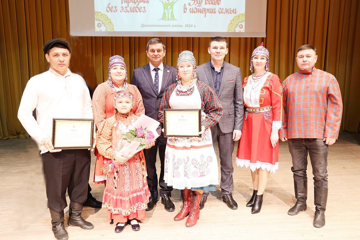 Хулаçырминчи Мокшинсем çемье конкурсӗнче