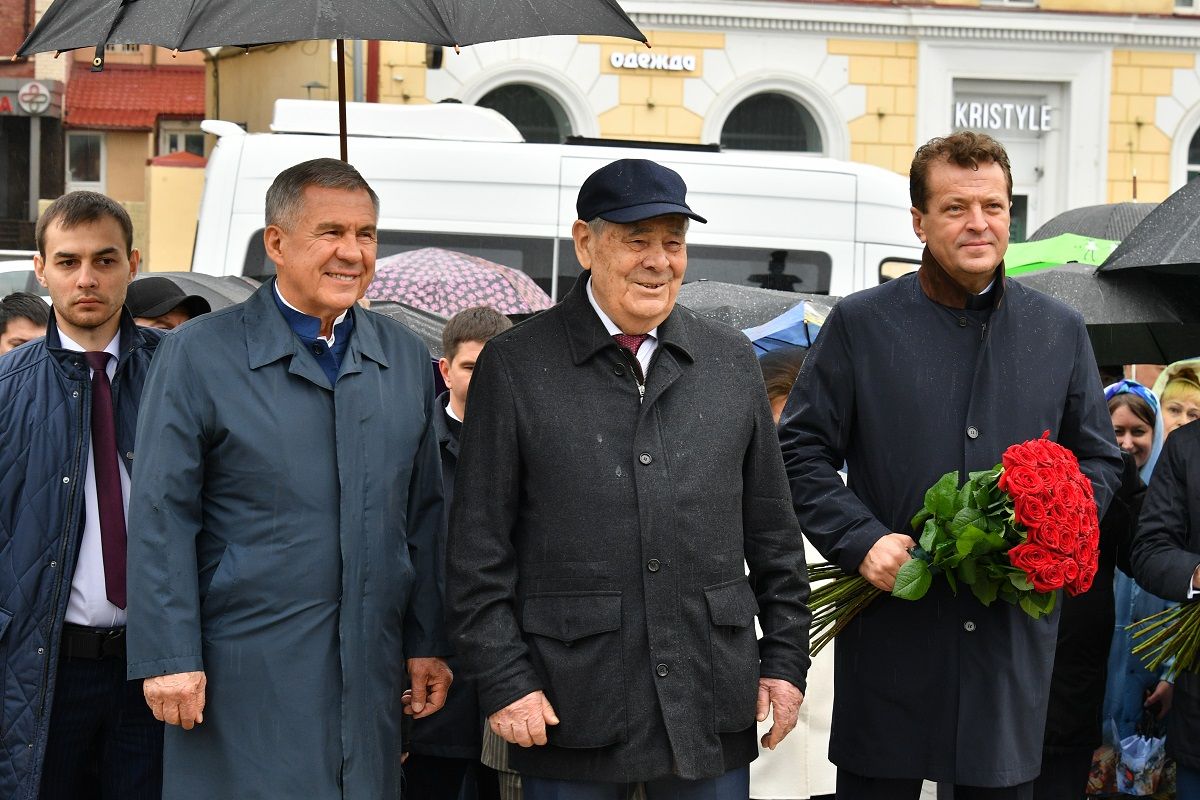 Паян Тутар чӗлхи кунӗ