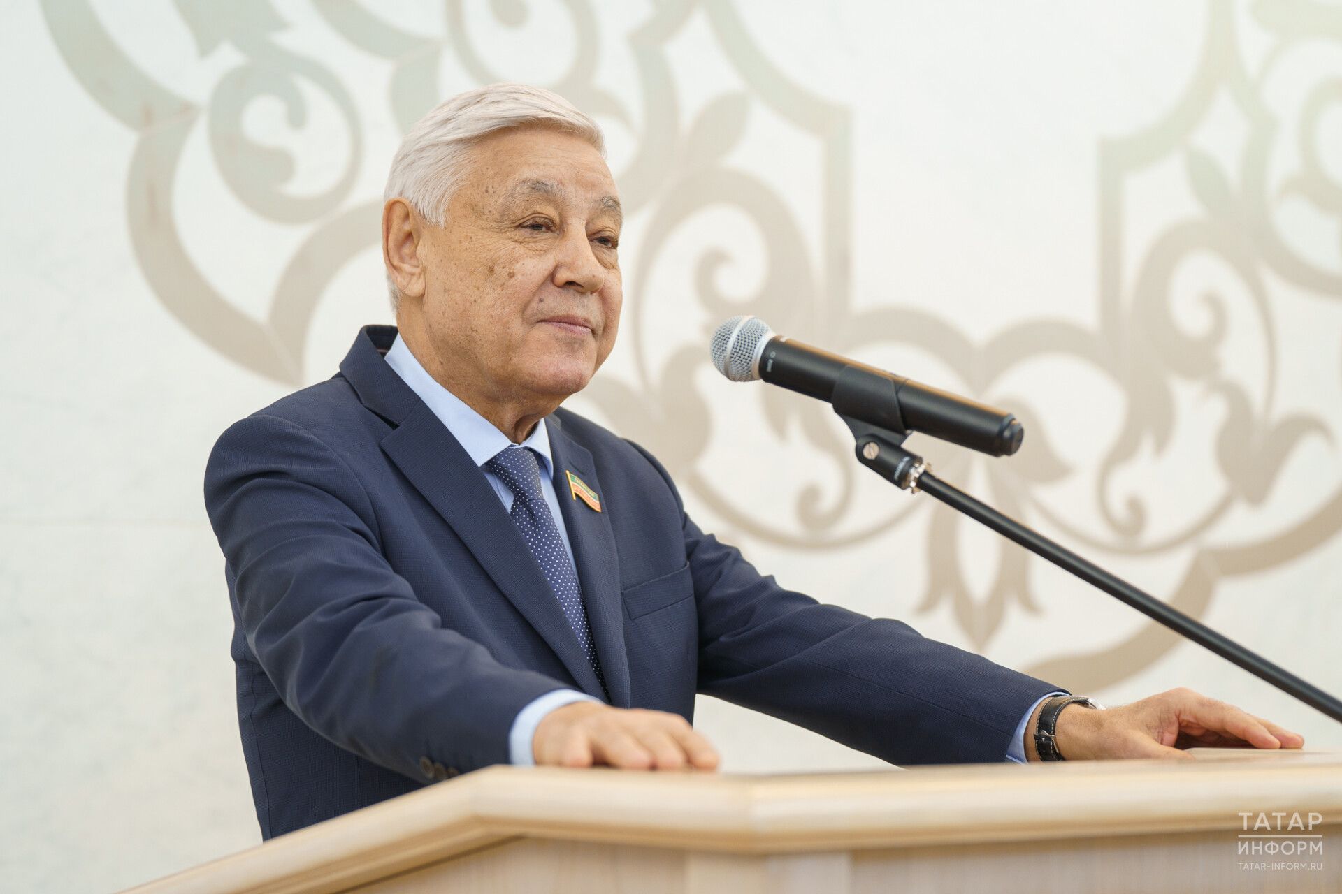 ТР Патшалăх Канашӗн Председателӗ Фарид Мухаметшин Раççей парламентаризмӗн кунӗпе саламлать