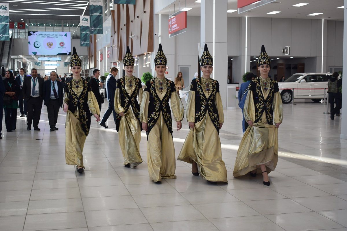 KazanForum 2024 Петербургри экономика форумӗнчен иртсе кайнă