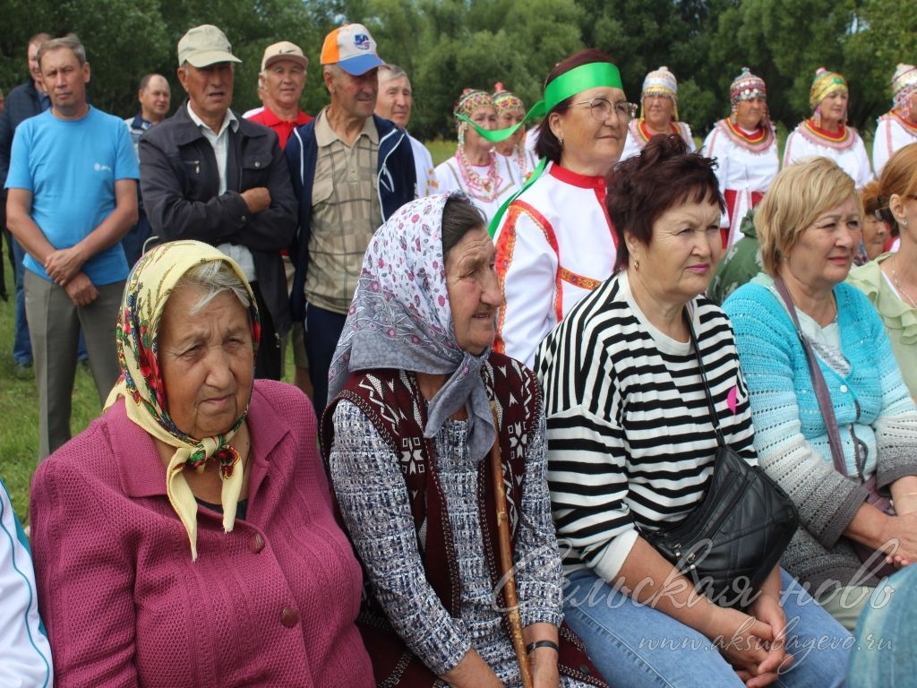 Аксу районӗнчи Сергеевскинче пурăнакансем яла йӗркеленӗренпе 95 çул çитнине уявларӗç