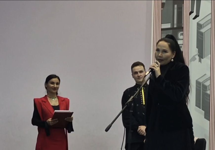 Элтияр Александров чăвашсен мифологийӗпе кӗнеке кăларнă