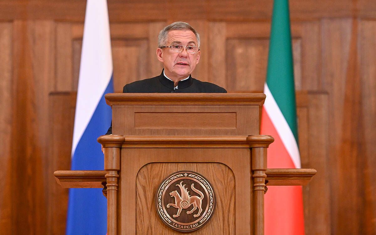 Рустам Минниханов  Чӗнӳпе тухать