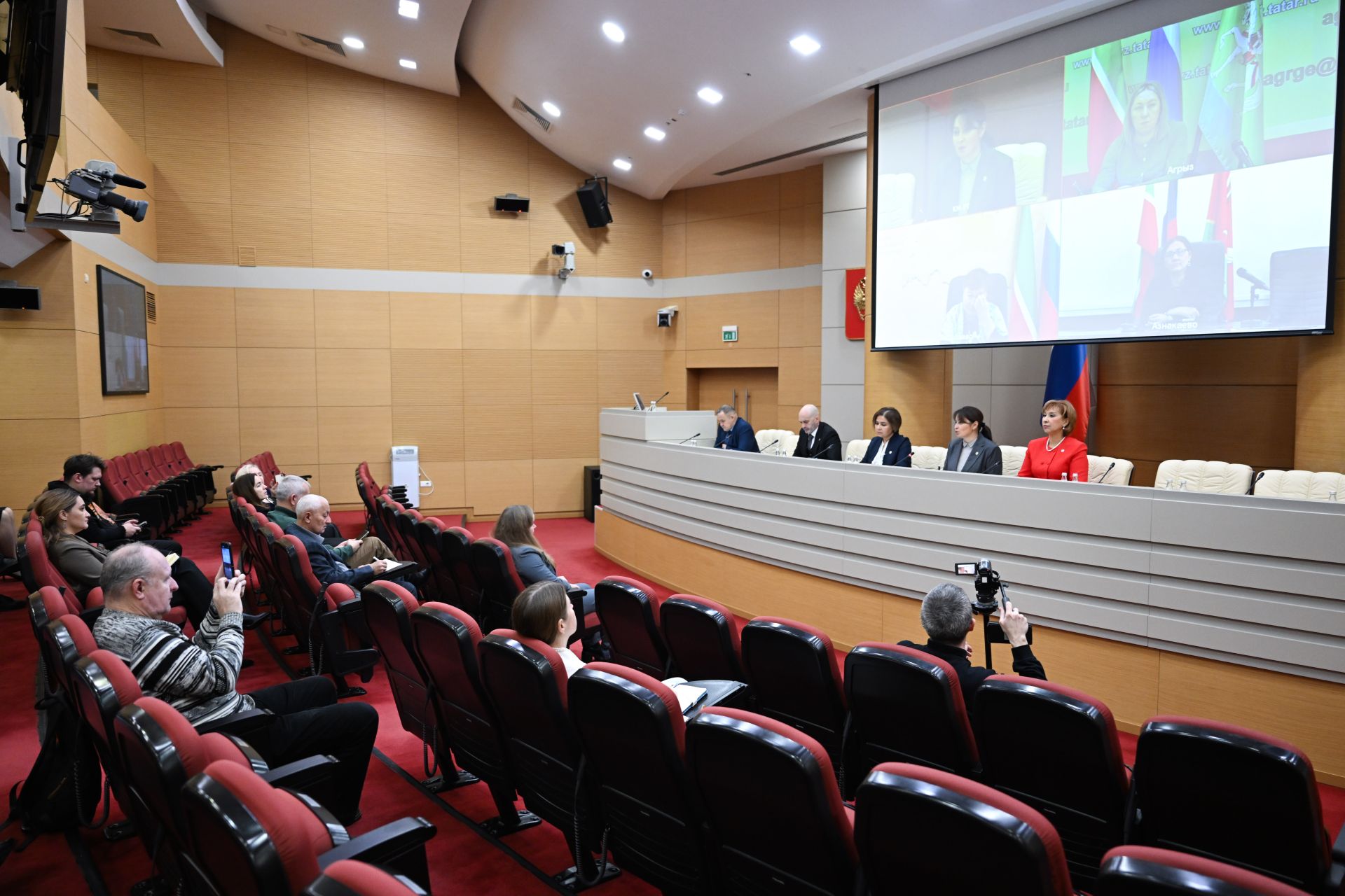 Тăван Çӗршыв Геройӗсен кунӗ Раççейшӗн пӗлтерӗшлӗ пулăм. Вăл ӗмӗрсене çыхăнтарать