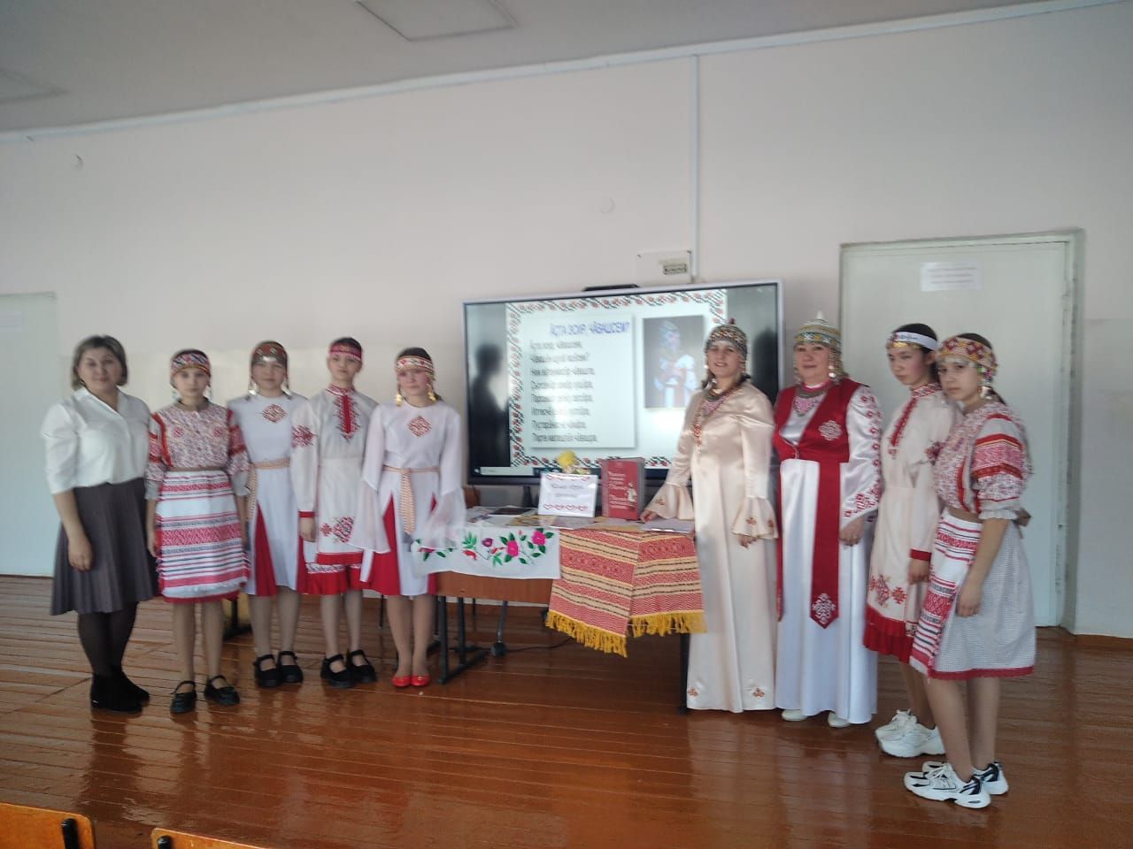 Наратлăра Халăхсен хушшинчи Тăван чӗлхе кунне халалласа мероприяти иртрӗ